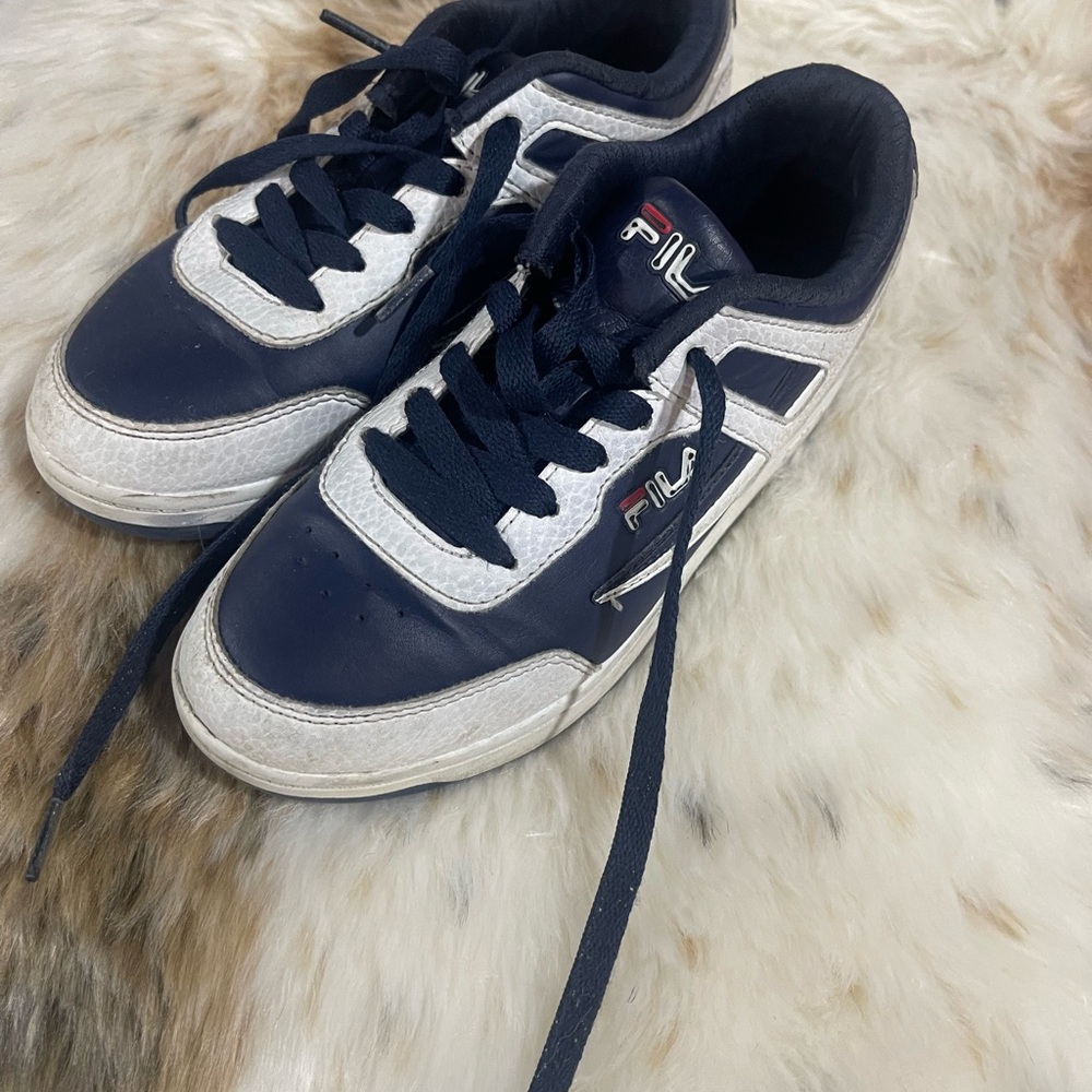 Fila boys Classic Navy and White Sneakers